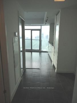 12 York St, unit 3506 for rent