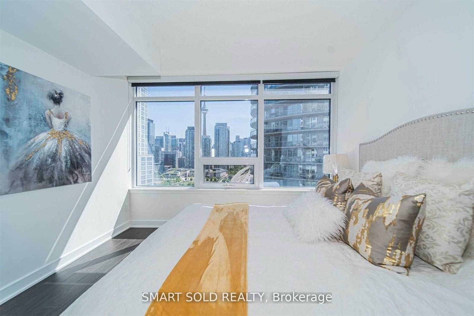 17 Bathurst St, unit 2012 for rent