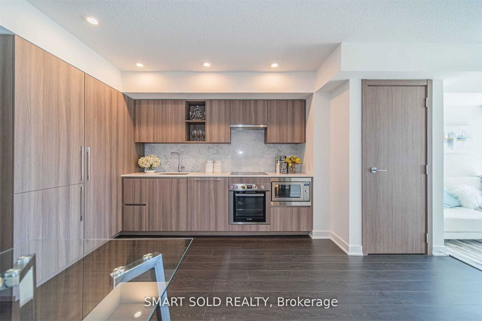 17 Bathurst St, unit 2012 for rent