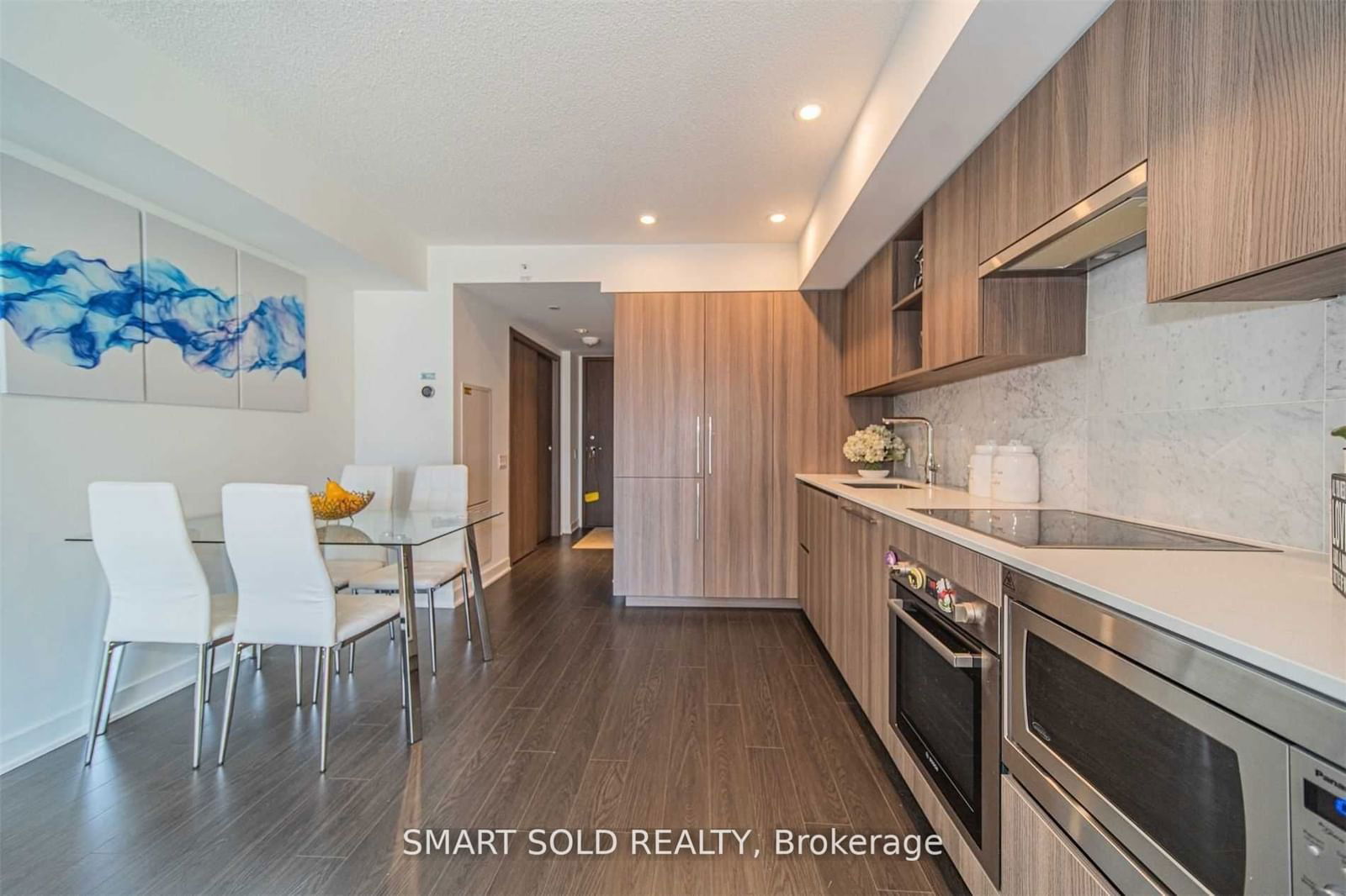 17 Bathurst St, unit 2012 for rent