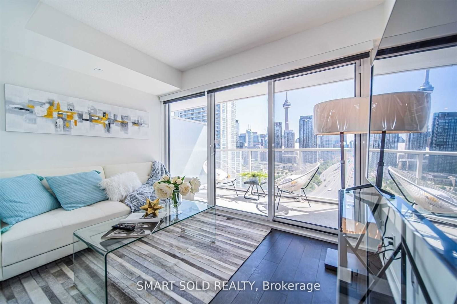 17 Bathurst St, unit 2012 for rent