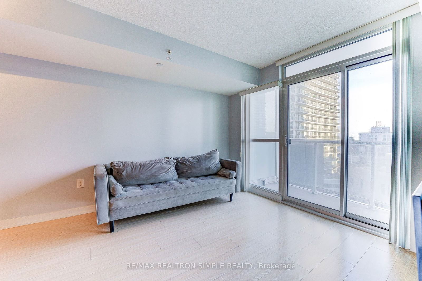 85 Queen's Wharf Rd, unit 802 for sale