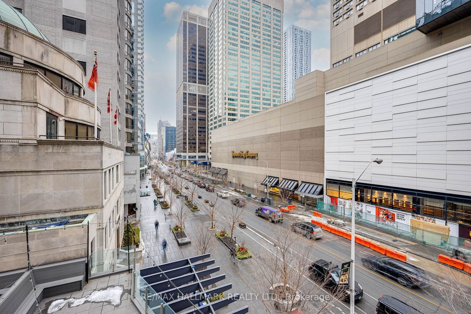 85 Bloor St E, unit 402 for sale