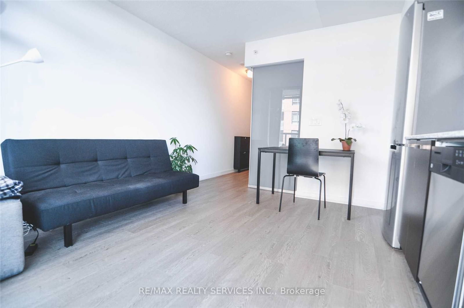 36 Lisgar St, unit 822W for rent