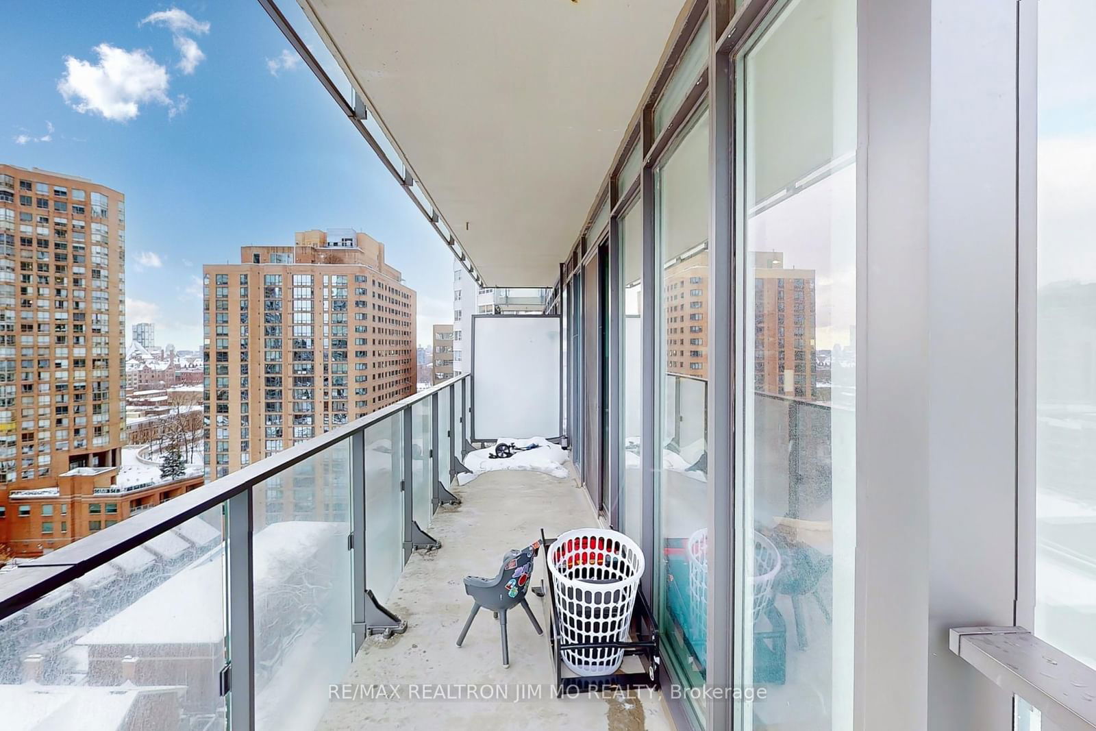 75 St Nicholas St, unit 1402 for rent