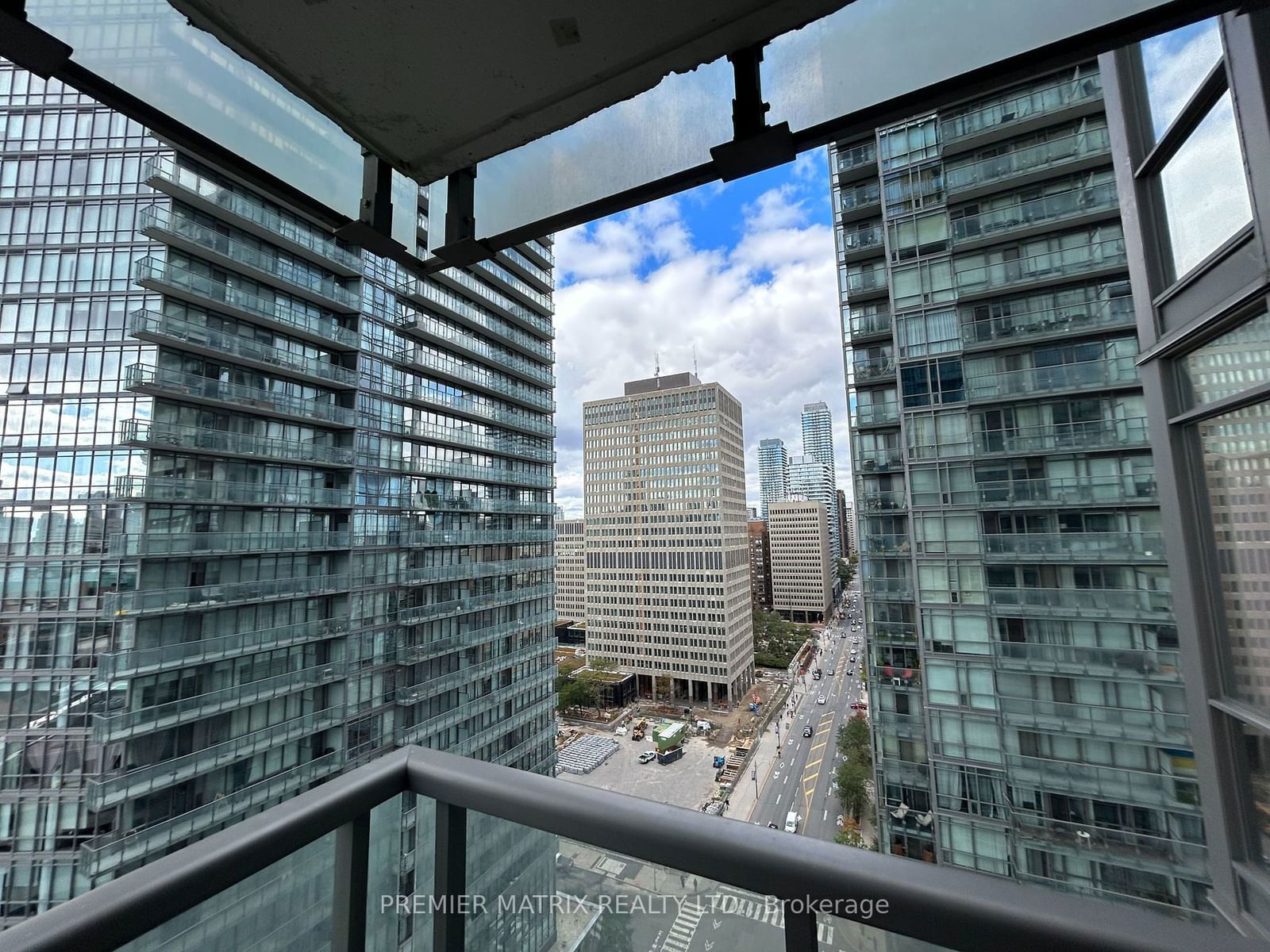 38 Grenville St, unit 1902 for sale