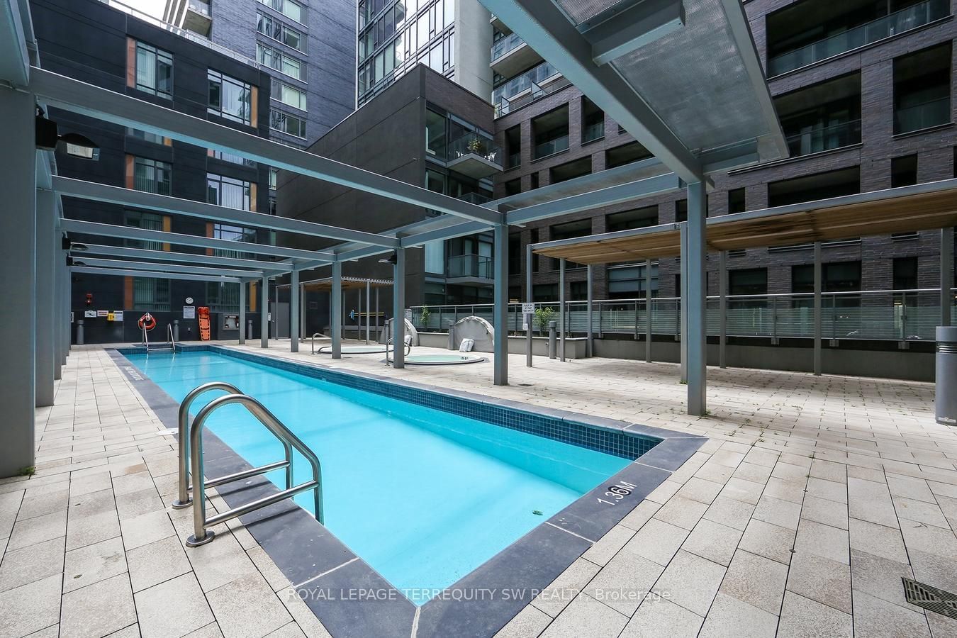 525 Adelaide St W, unit 819 for sale