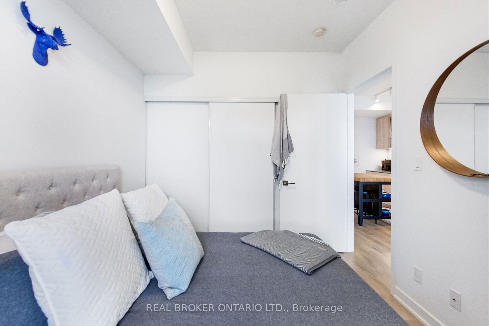 50 Ordnance St, unit 2904 for rent