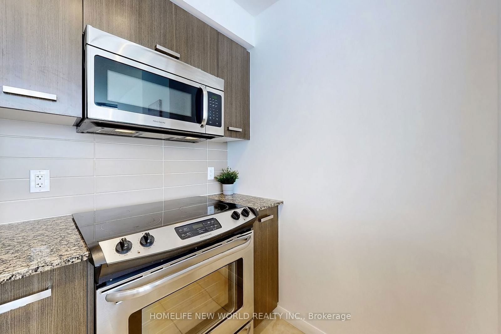 832 BAY St, unit 2704 for sale