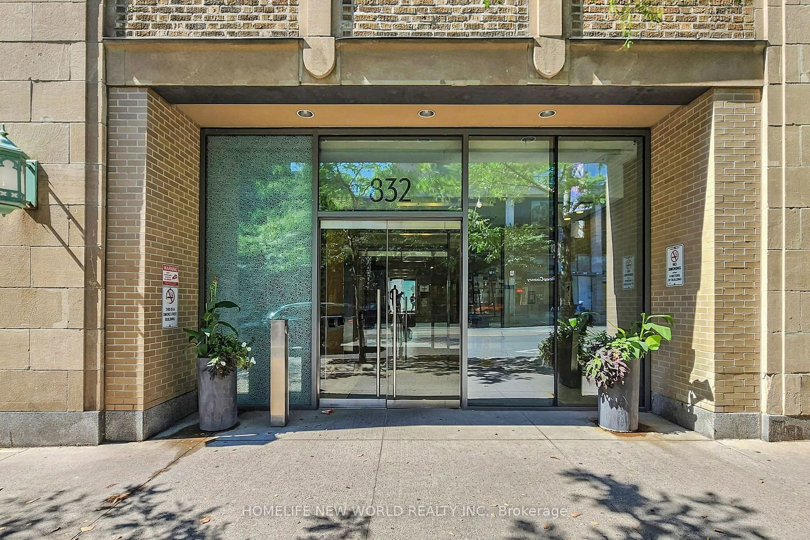 832 BAY St, unit 2704 for sale