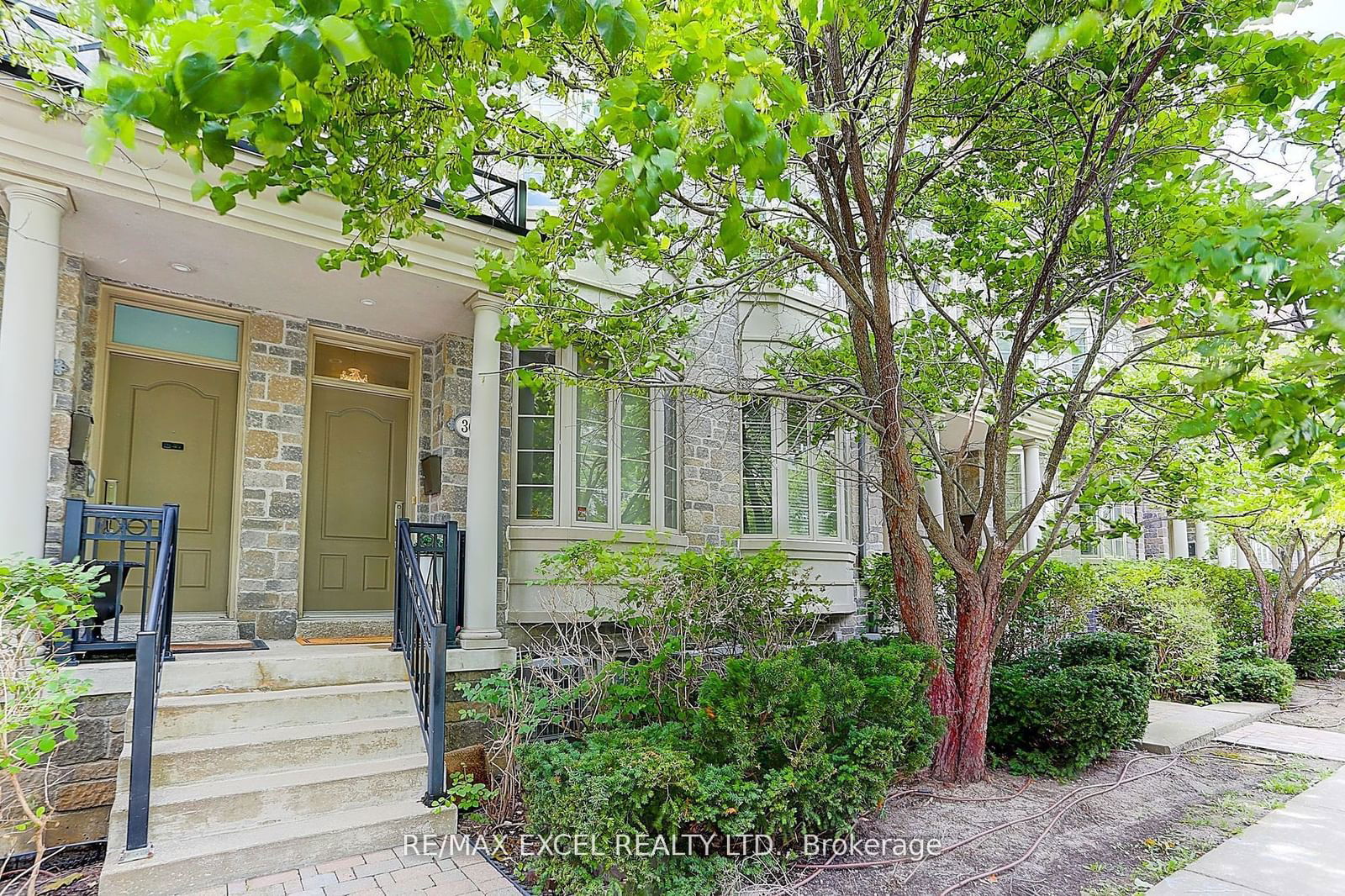 Clairtrell Road Townhomes, North York, Toronto