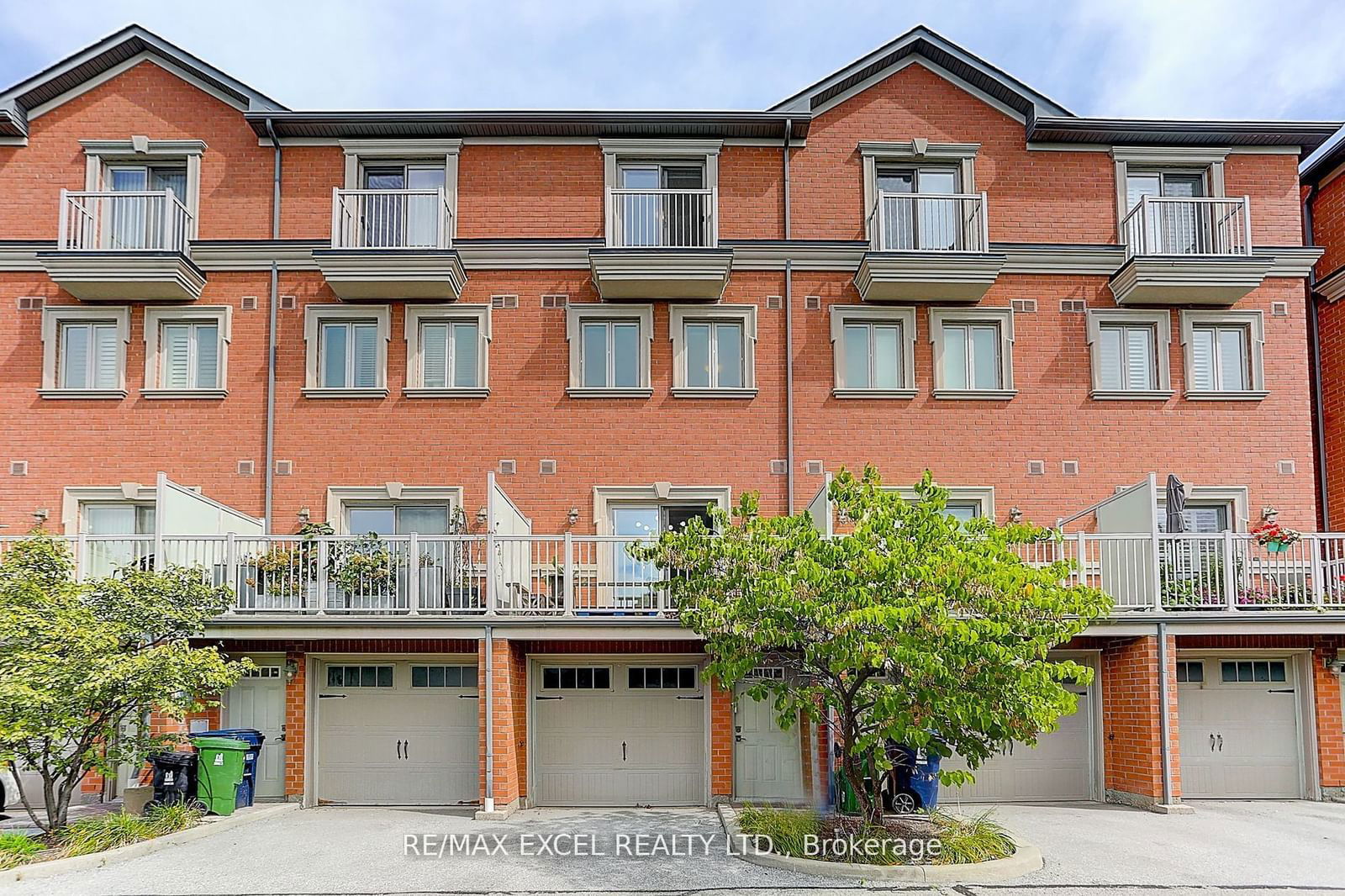 Clairtrell Road Townhomes, North York, Toronto