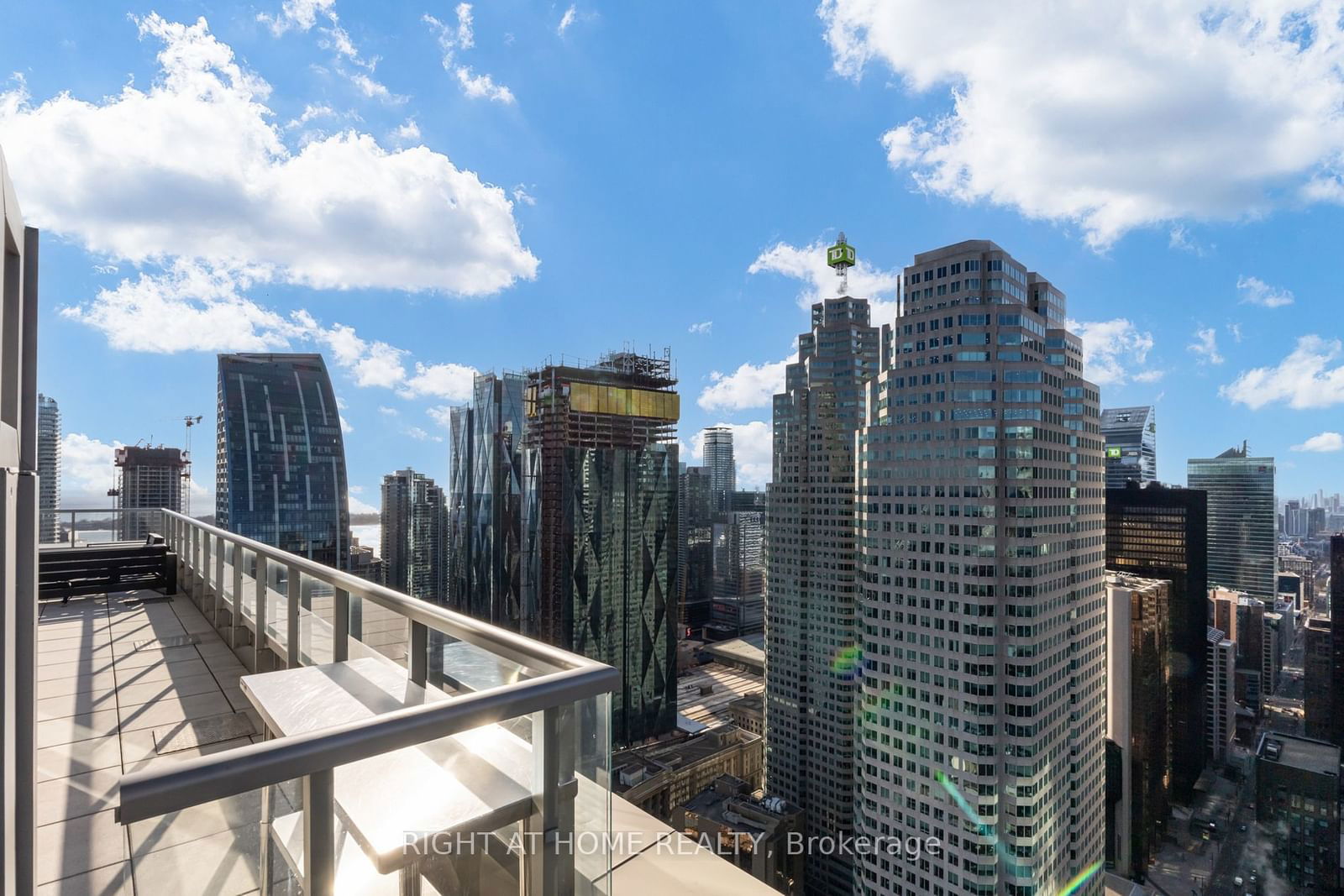 88 Scott St, unit 4808 for rent