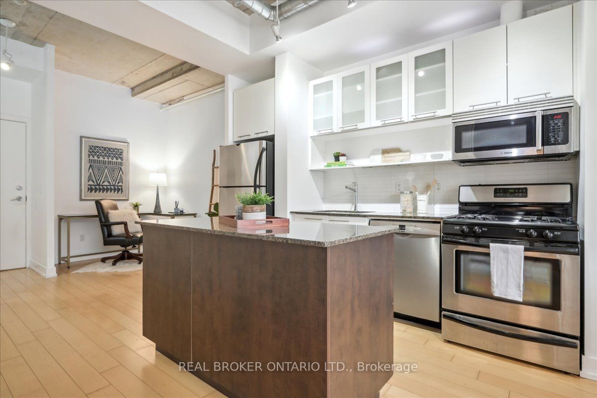 66 Portland St, unit 211 for sale