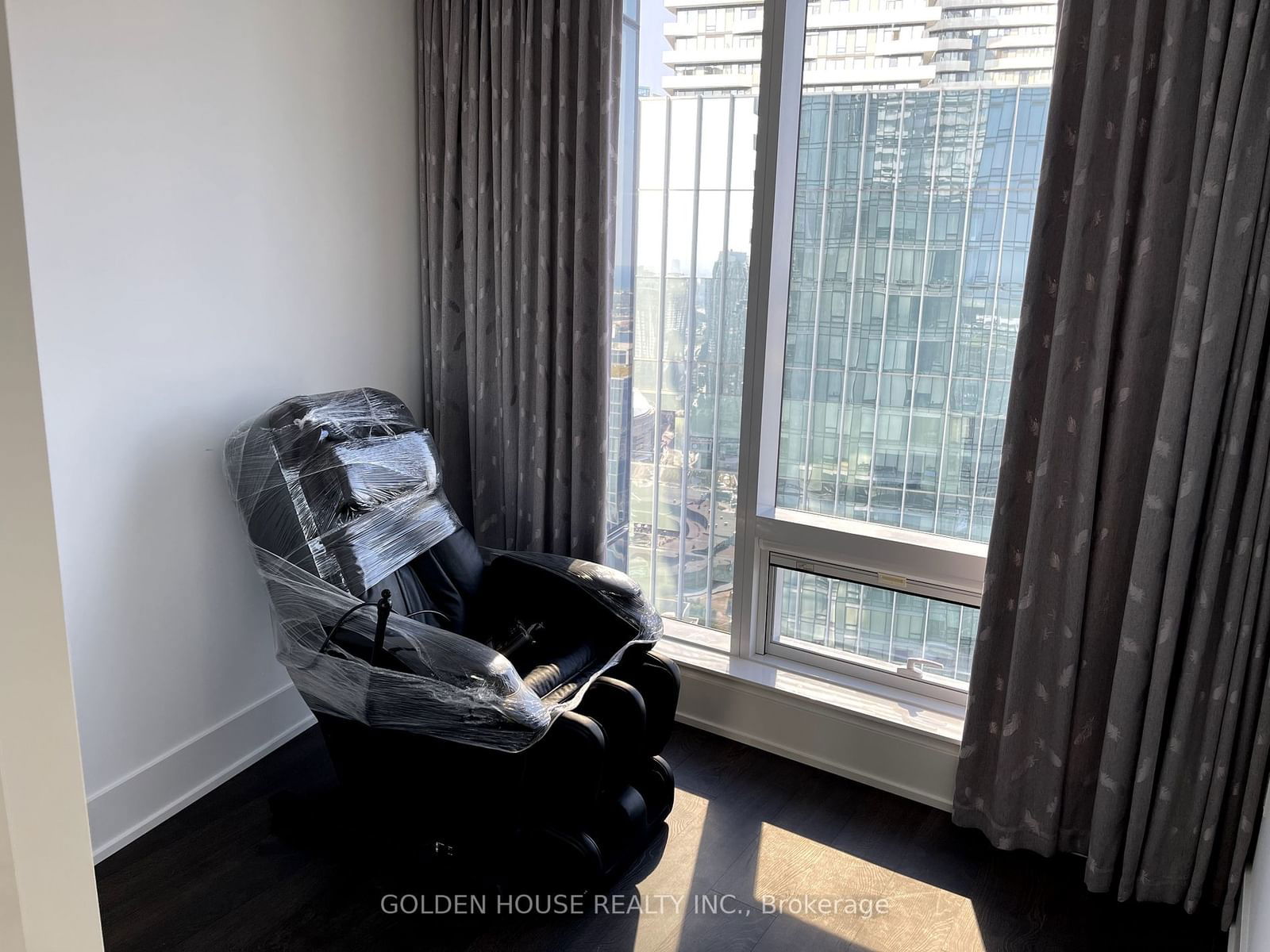 10 York St, unit 5005 for rent