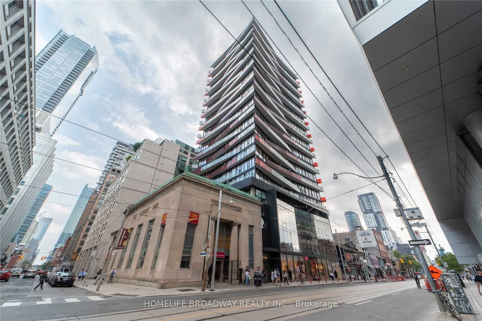 215 Queen St W, unit 609 for rent