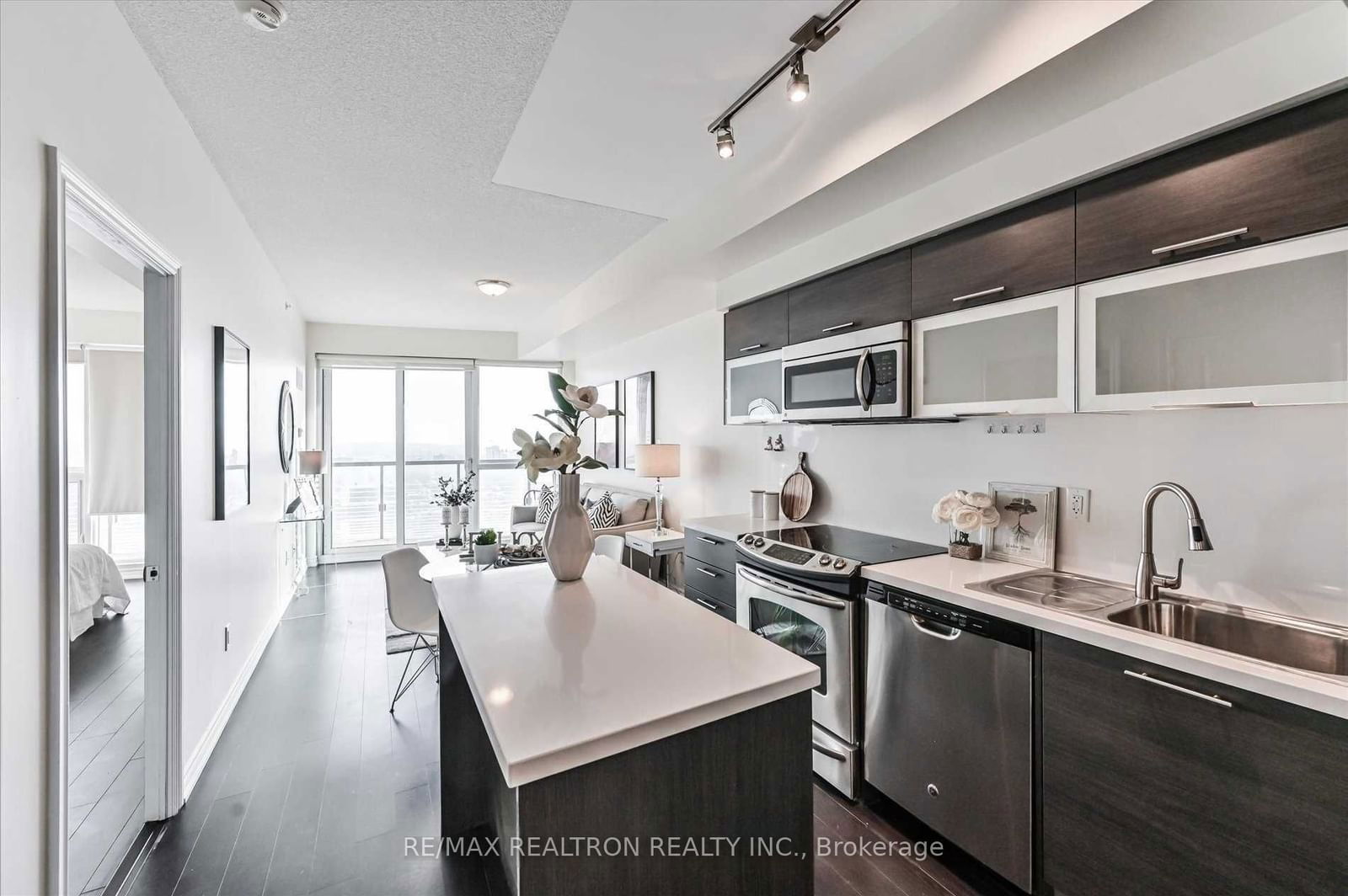 386 Yonge St, unit 4103 for rent