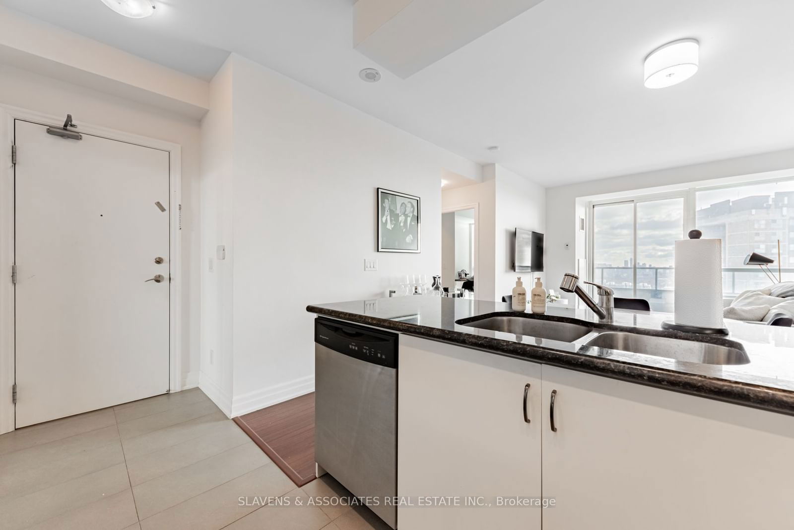 500 St Clair Ave W, unit 1607 for sale