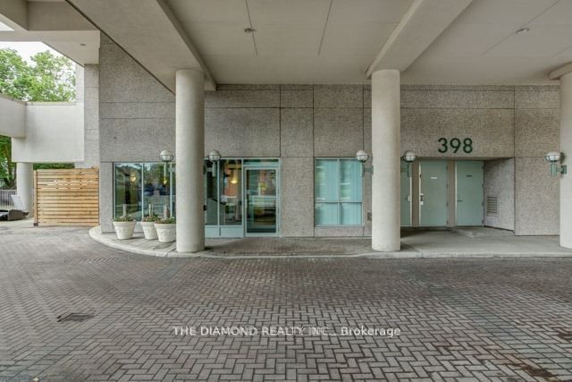 398 Eglinton Ave E, unit 707 for rent