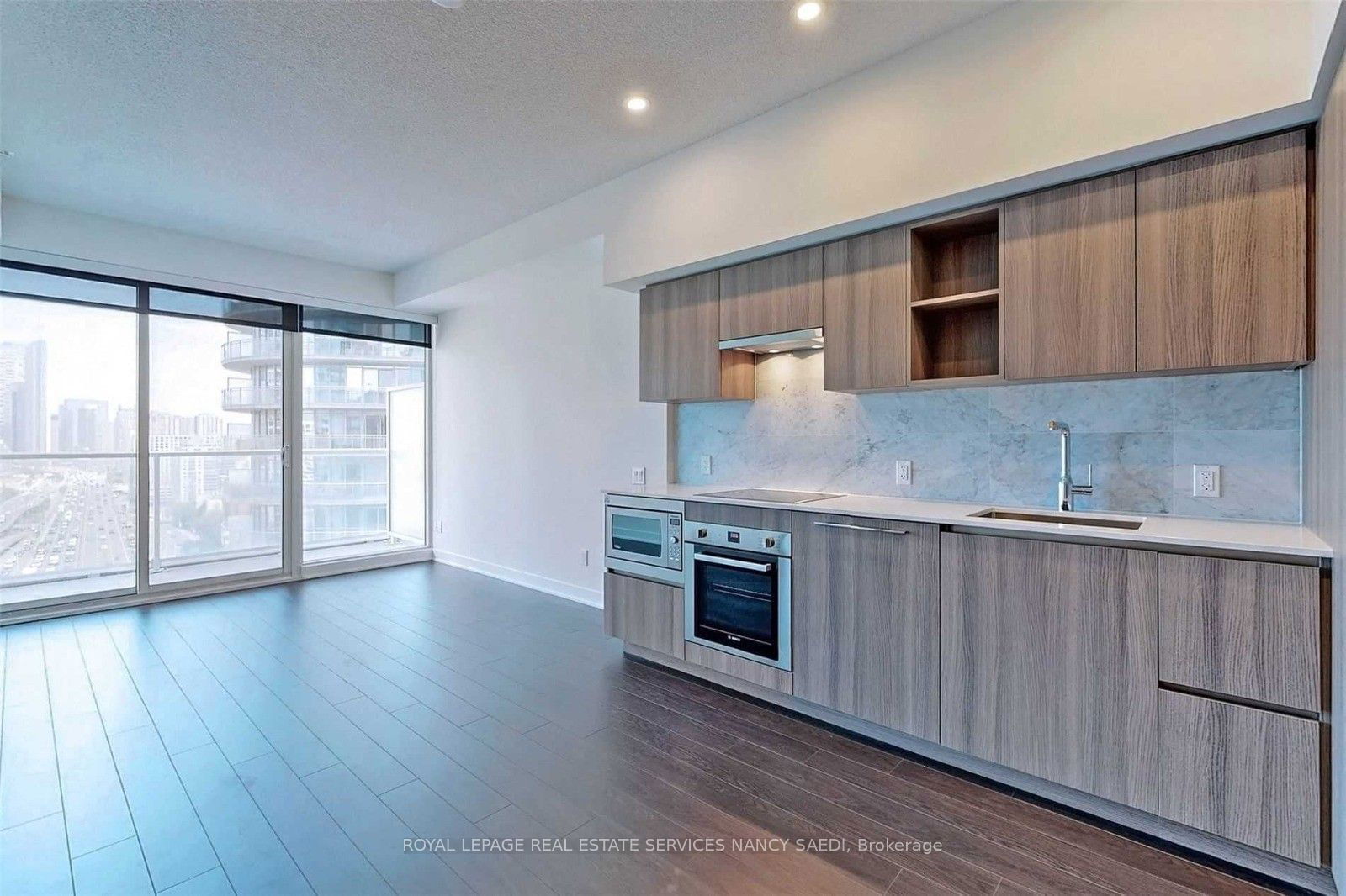 17 Bathurst St, unit 4611 for rent