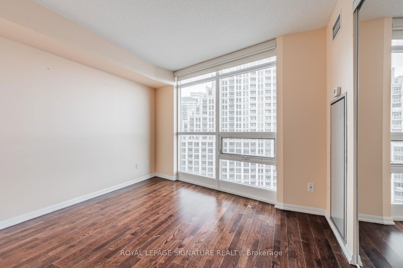 215 Fort York Blvd, unit 1104 for rent