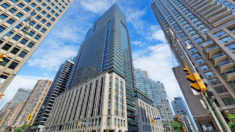 955 Bay St, unit 427 for rent