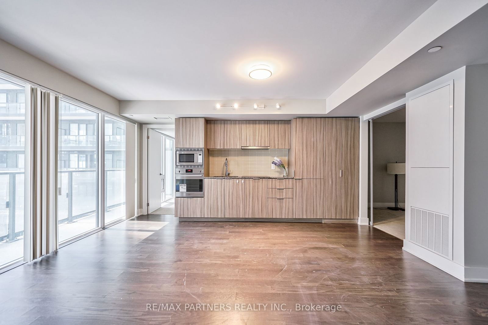 955 Bay St, unit 427 for rent