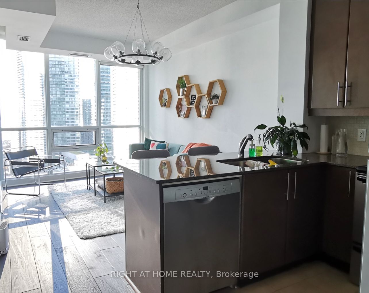 18 Harbour St, unit 2601 for rent