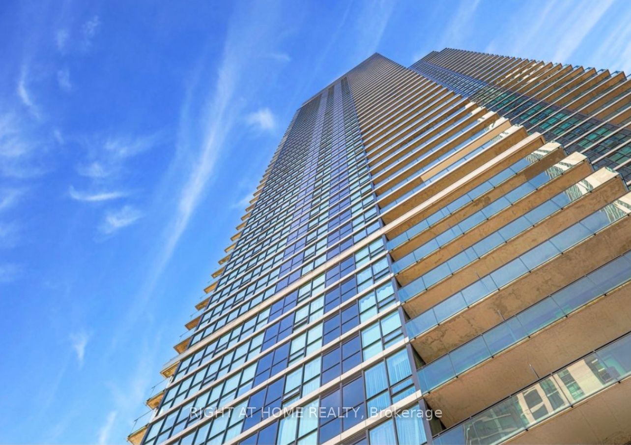 18 Harbour St, unit 2601 for rent