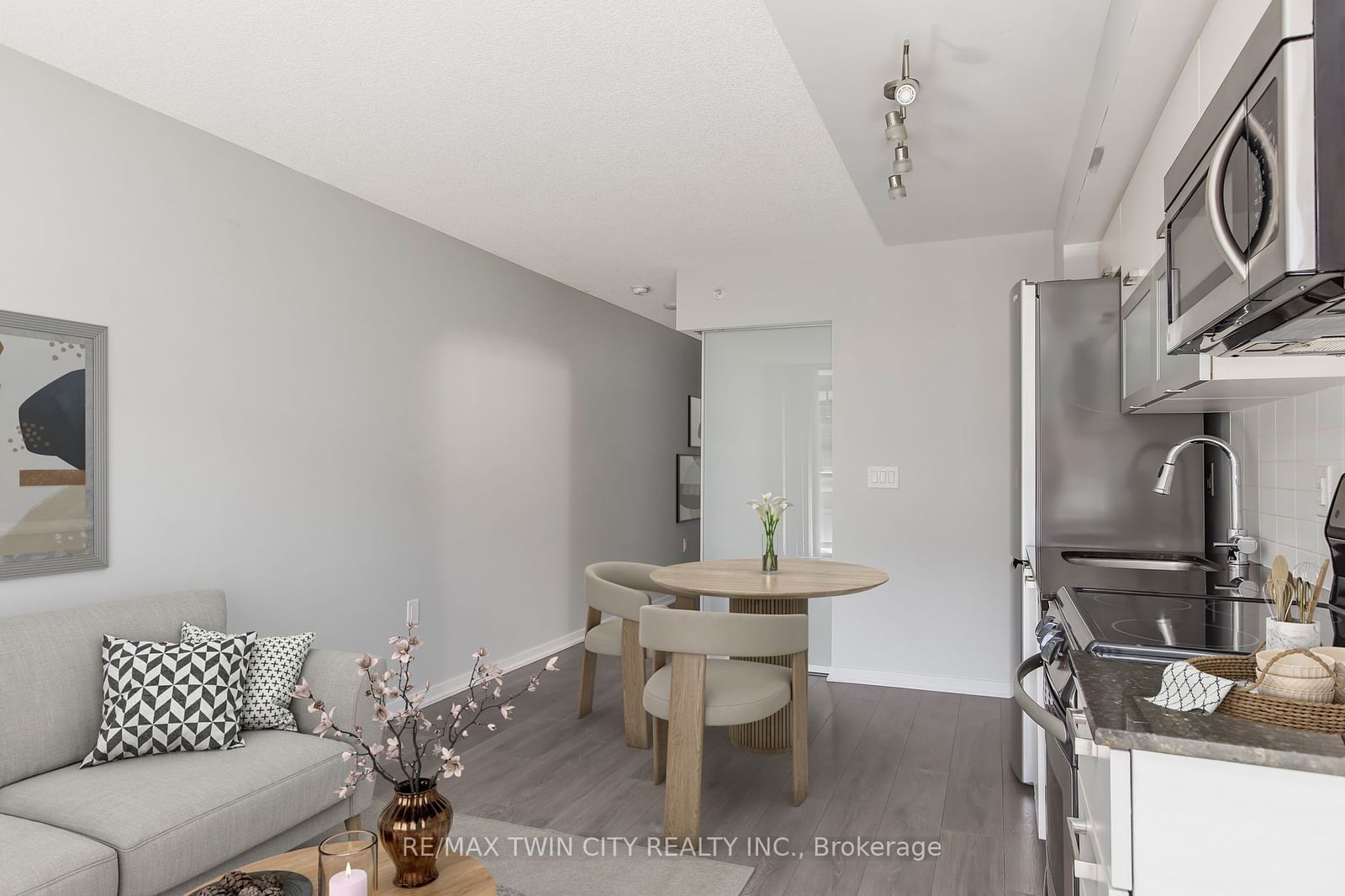 36 Lisgar St, unit 507E for rent