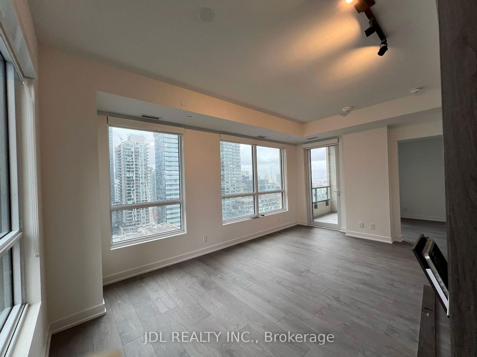 108 Peter St, unit 2306 for rent