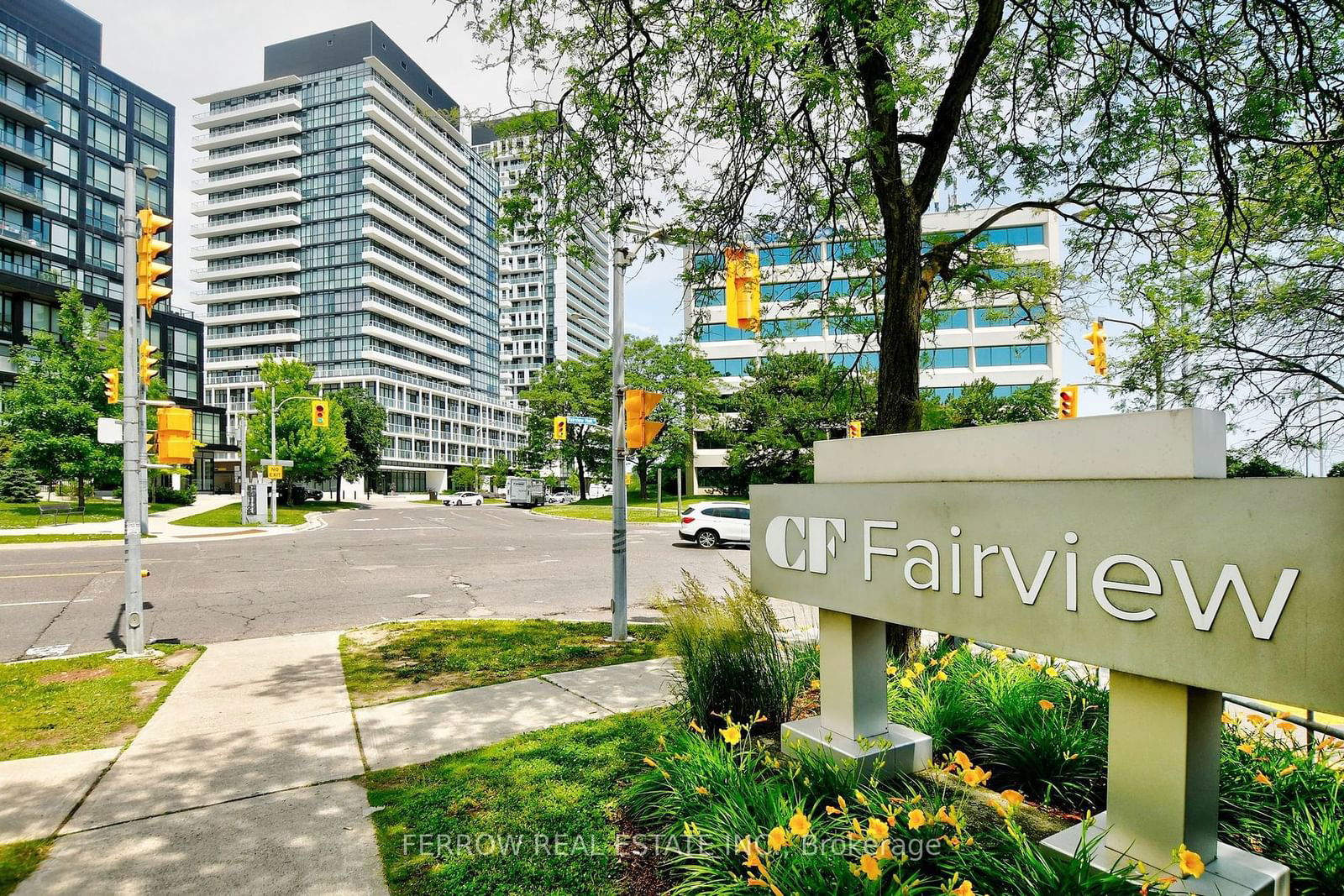 188 Fairview Mall Dr, unit 303 for sale