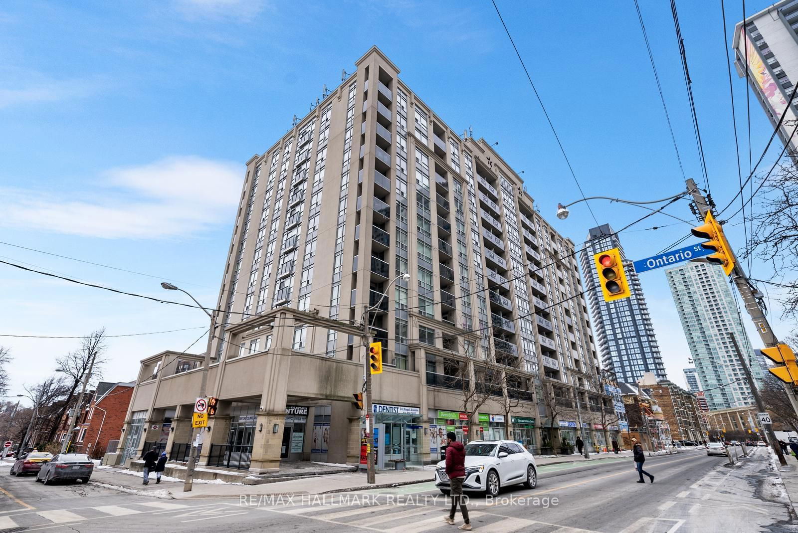 225 Wellesley St E, unit 413 for rent