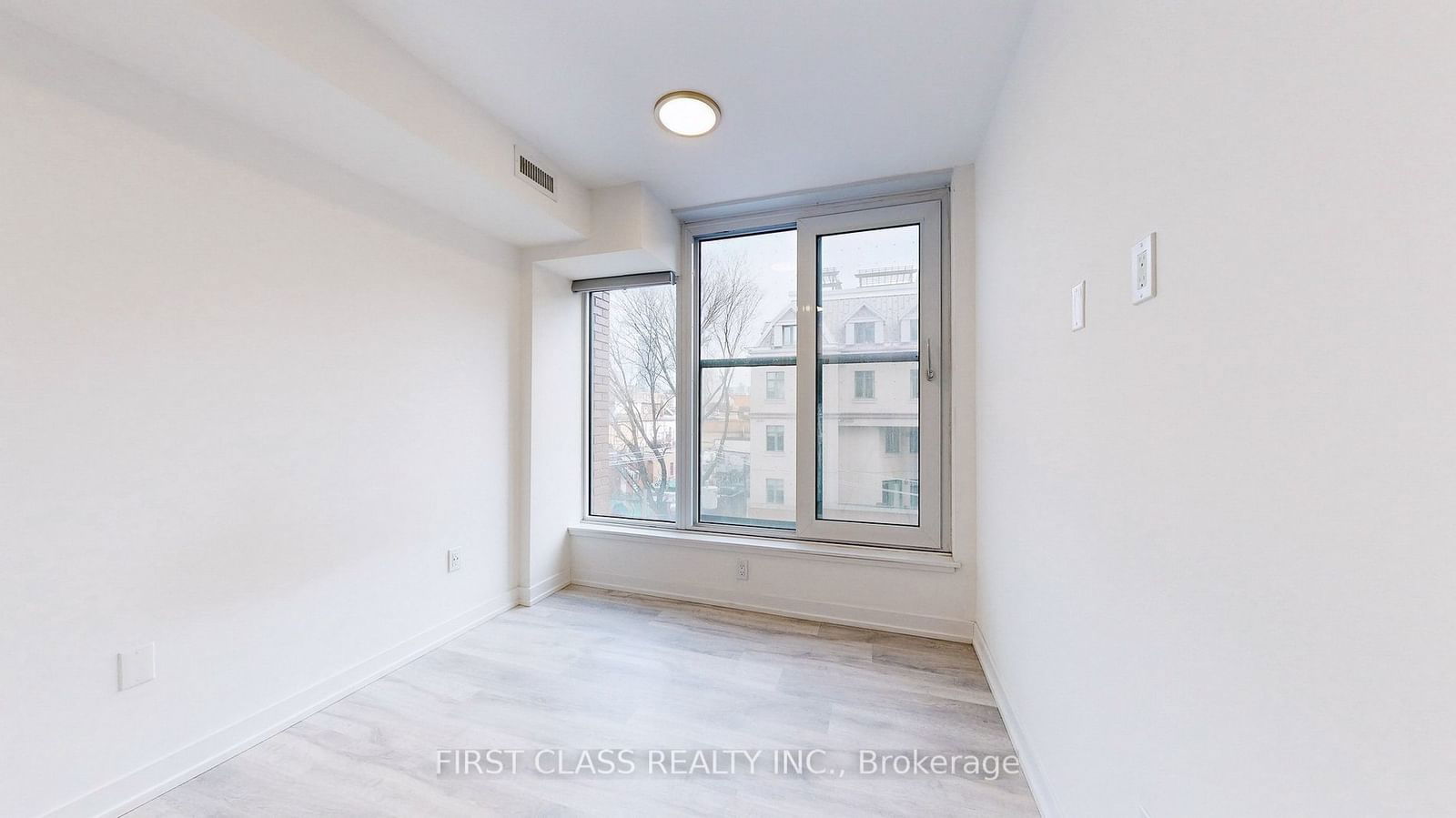 2 Augusta Ave, unit 402 for sale