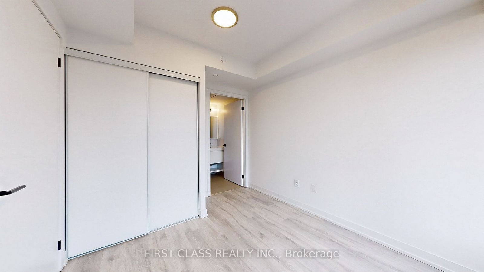 2 Augusta Ave, unit 402 for sale