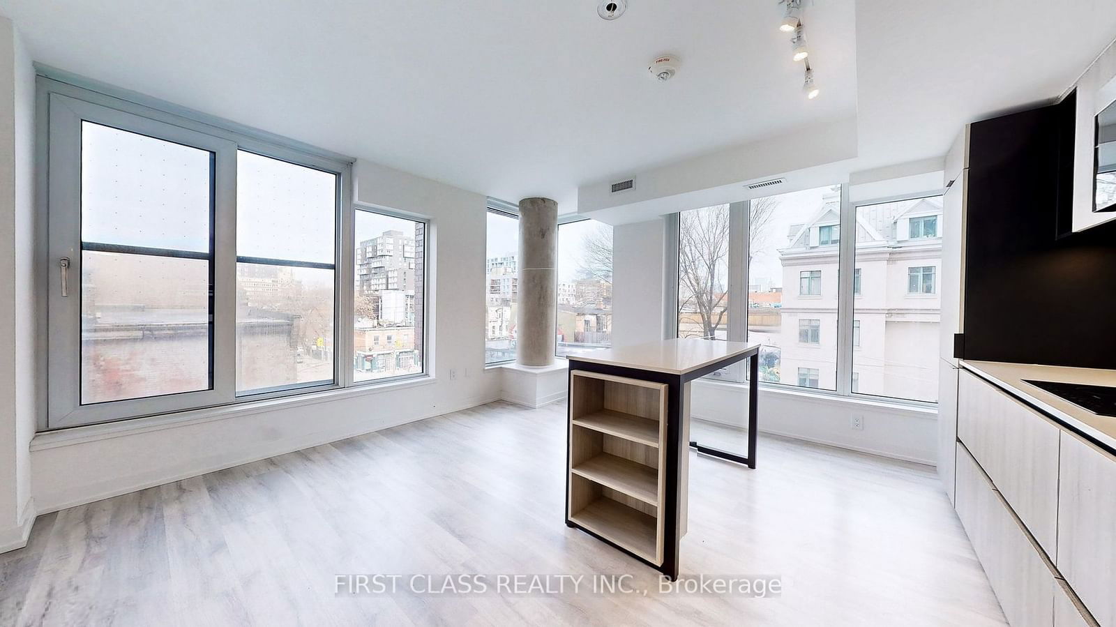 2 Augusta Ave, unit 402 for sale