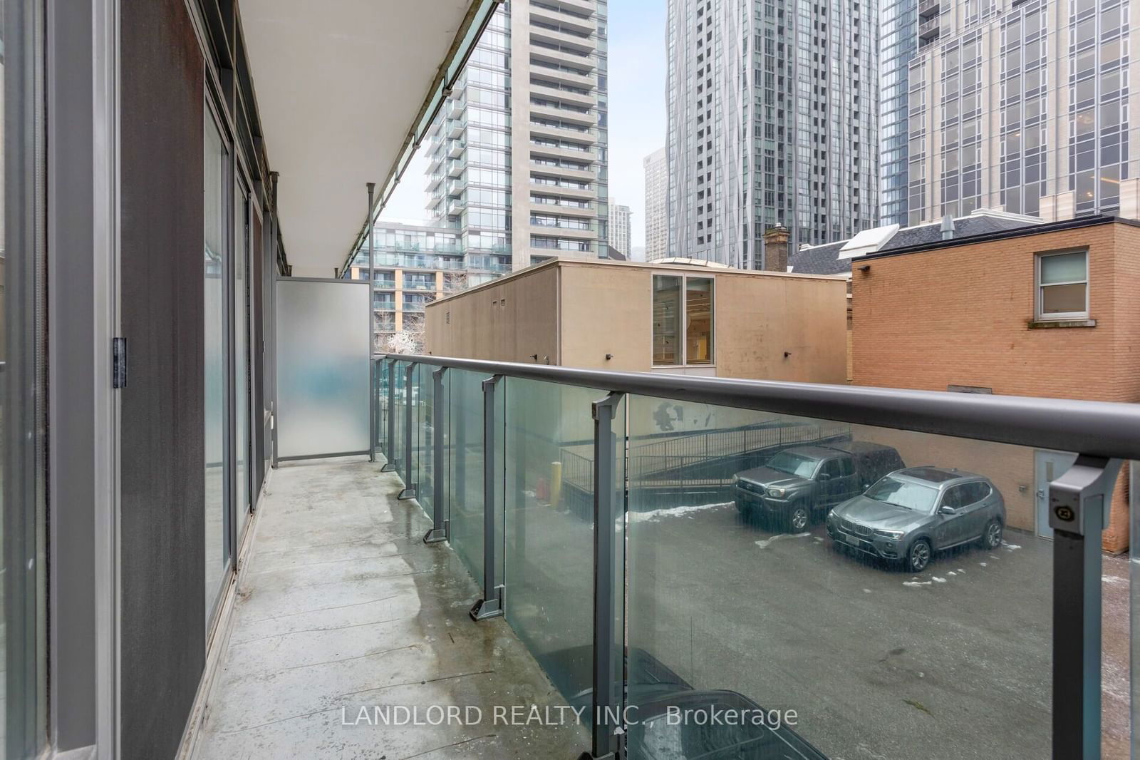 21 Scollard St, unit 209 for sale