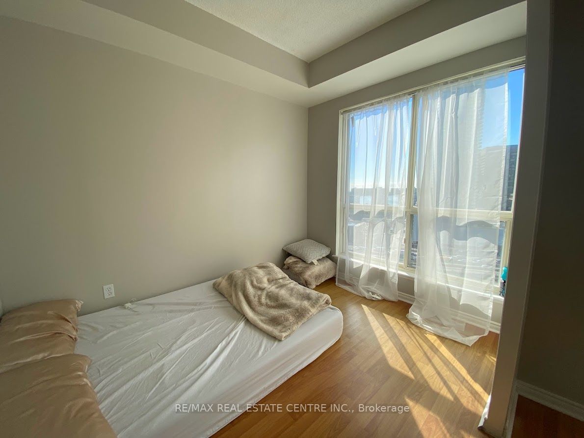 25 The Esplanade, unit 1719 for rent