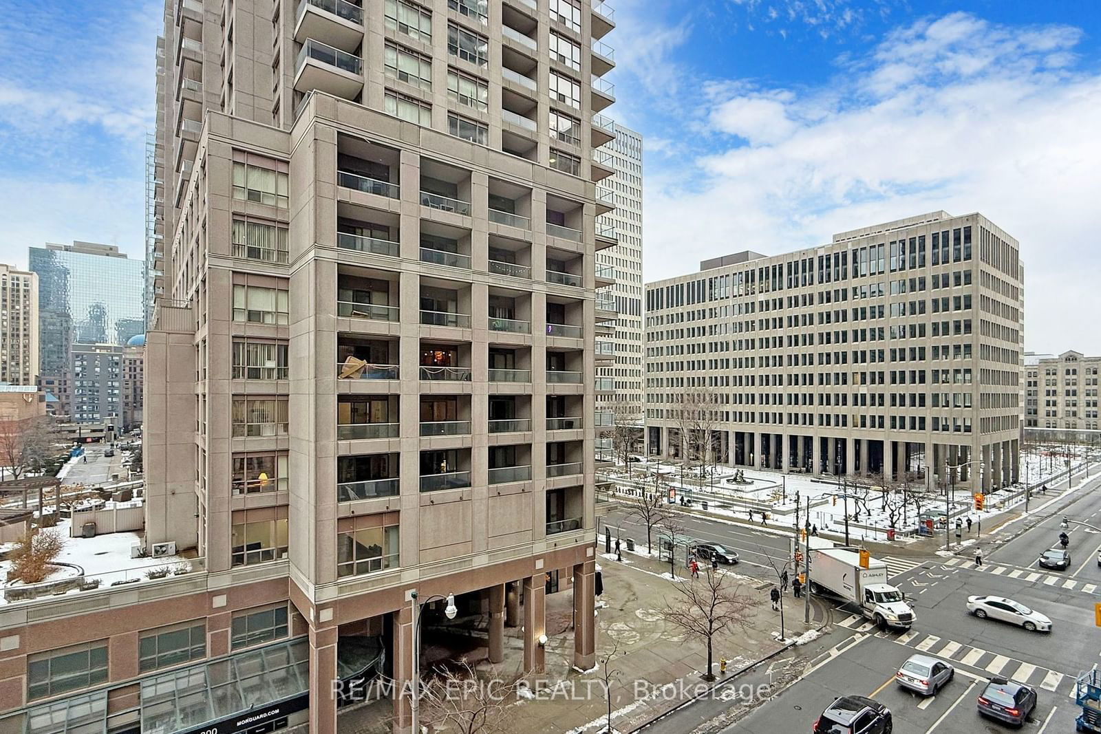 955 Bay St, unit 510 for sale