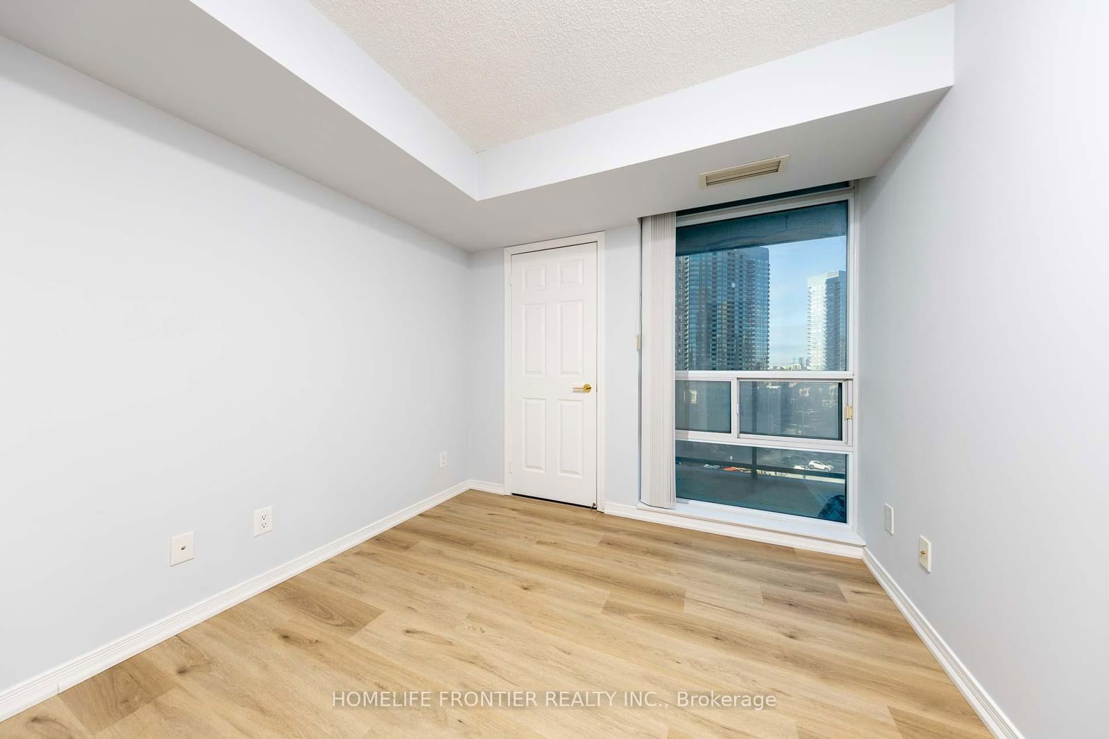 5508 Yonge St, unit 808 for rent