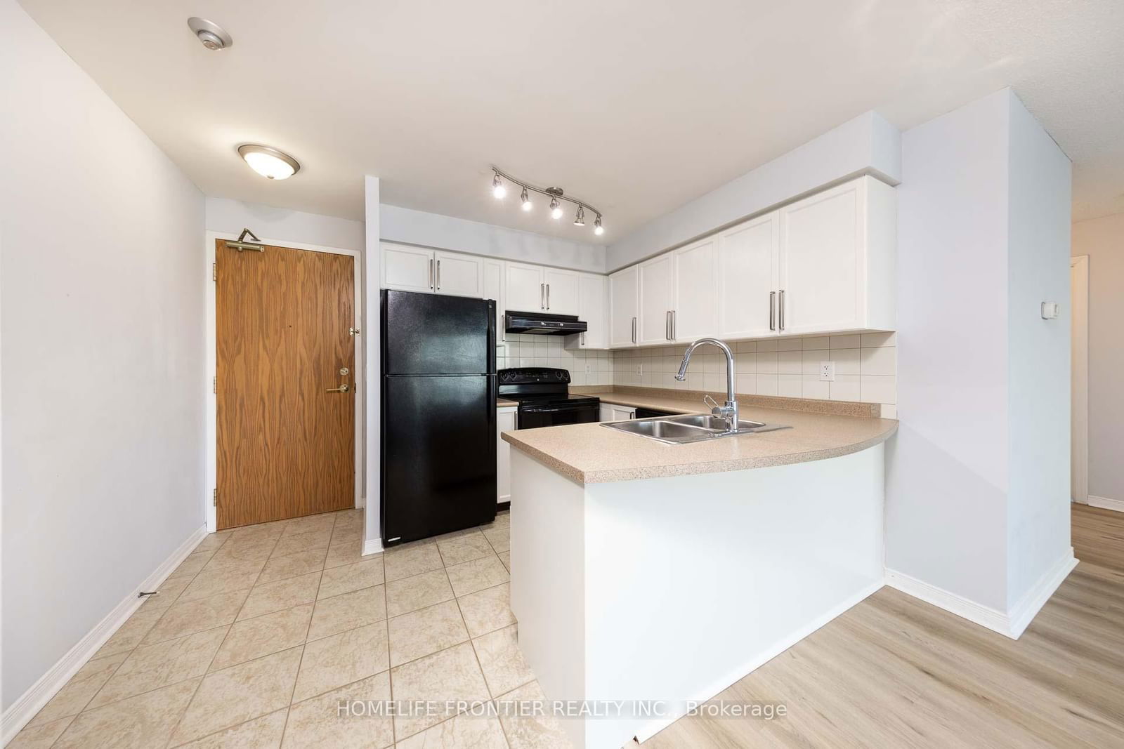 5508 Yonge St, unit 808 for rent