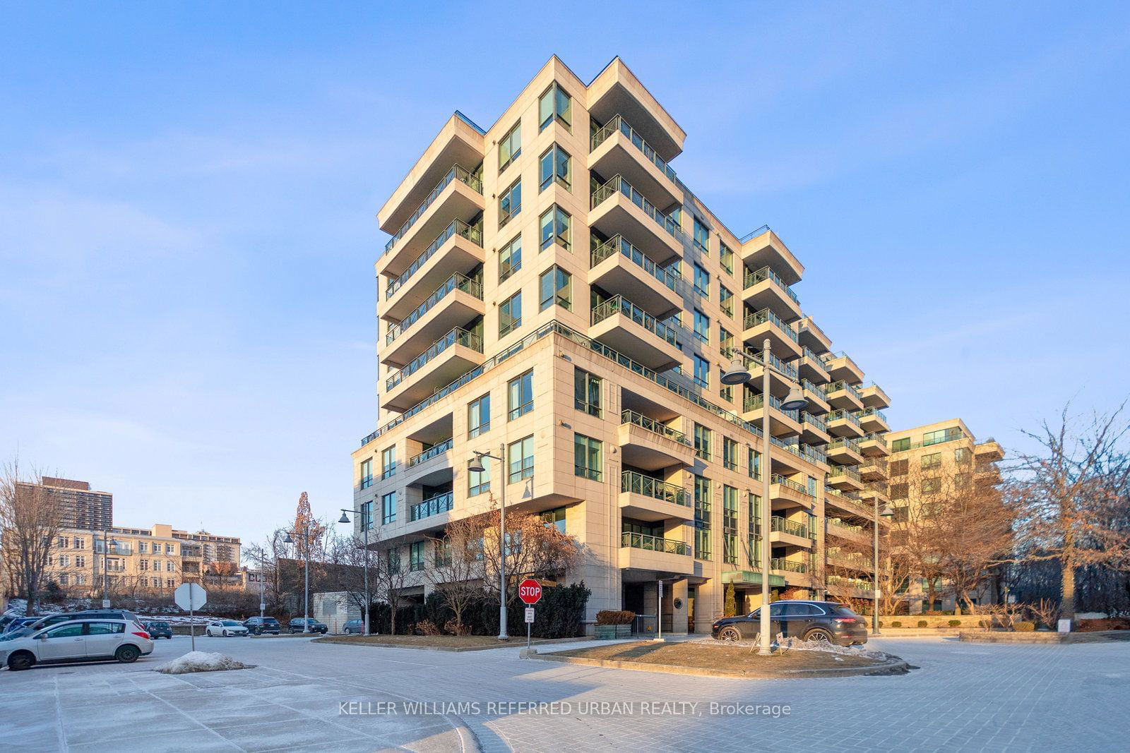 20 Scrivener Sq, unit 203 for rent