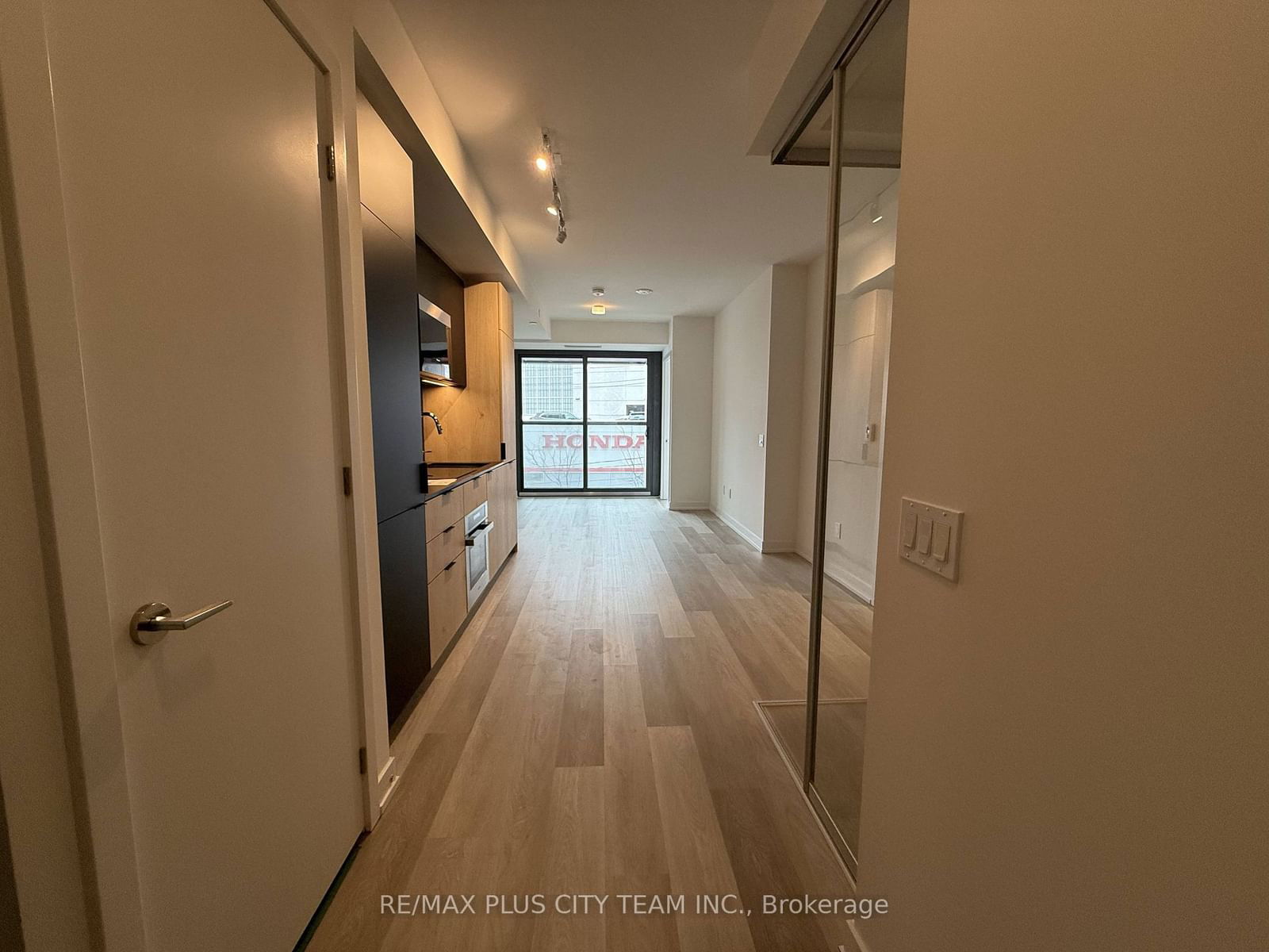 28 Eastern Ave, unit 222 for rent