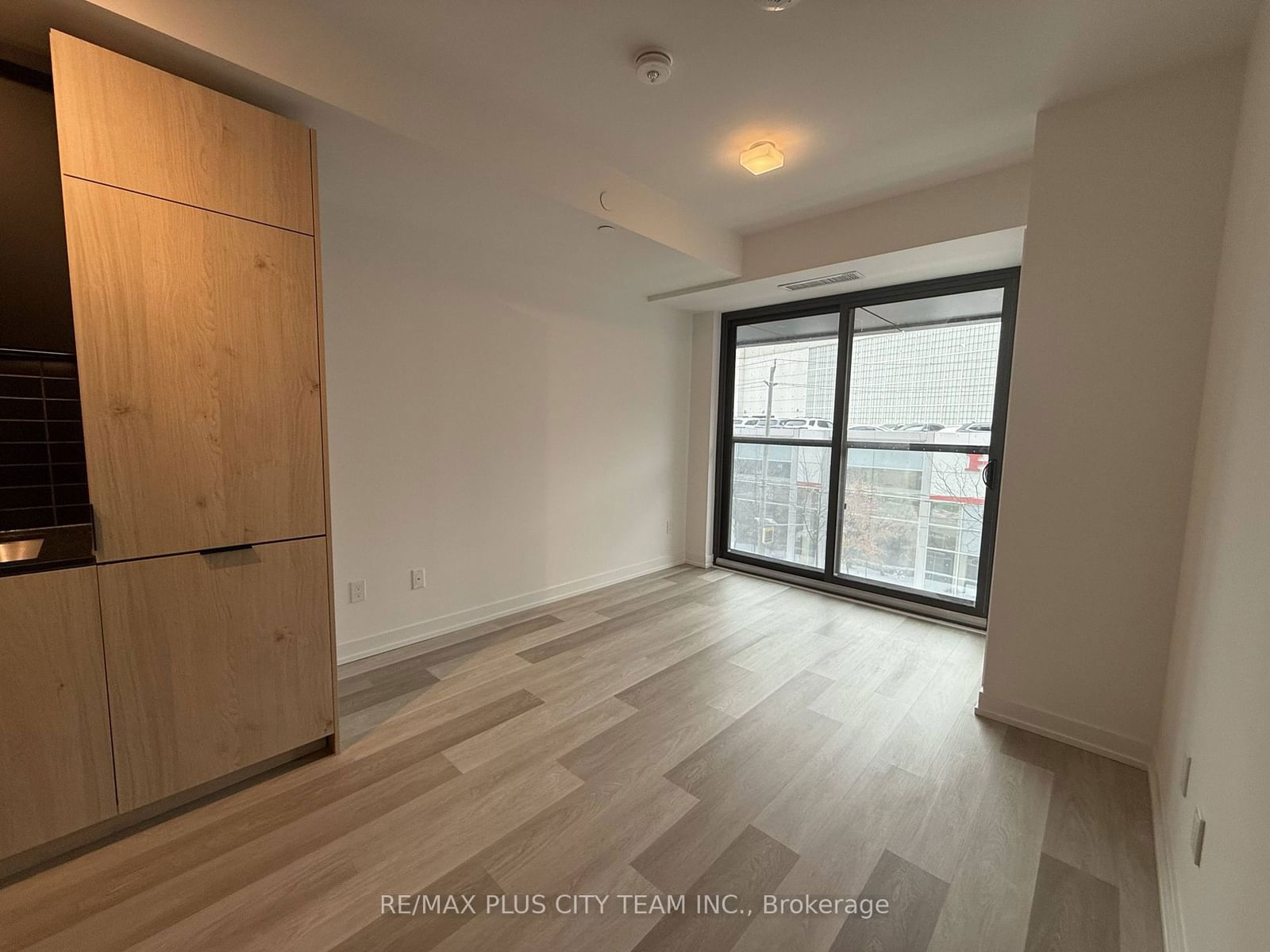 28 Eastern Ave, unit 222 for rent