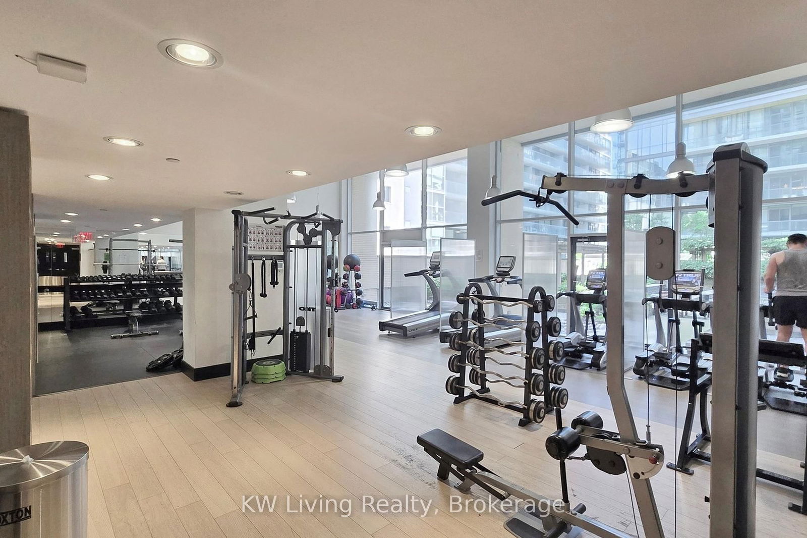 438 King St W, unit 703 for sale