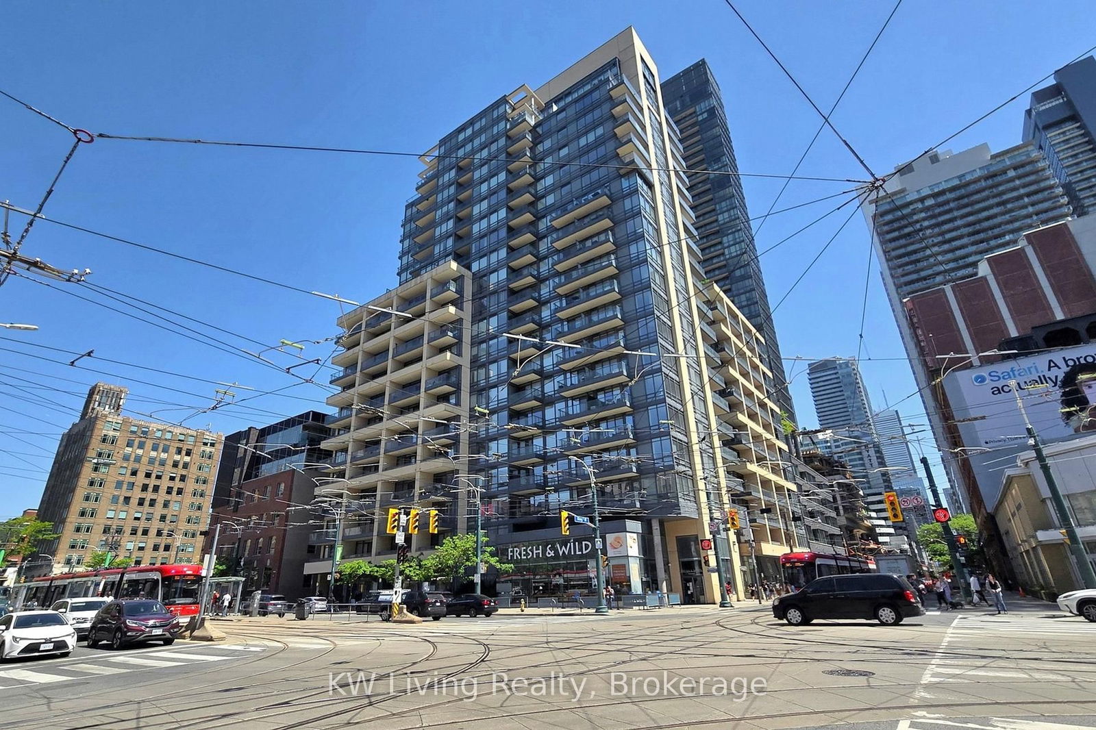 438 King St W, unit 703 for sale