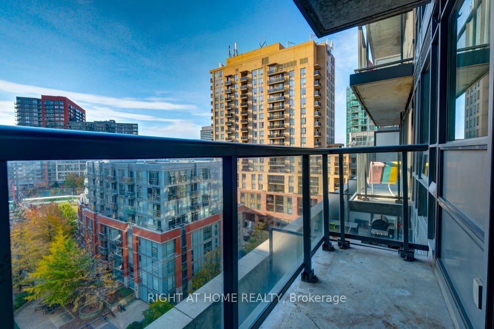 68 Abell St, unit 1001 for sale