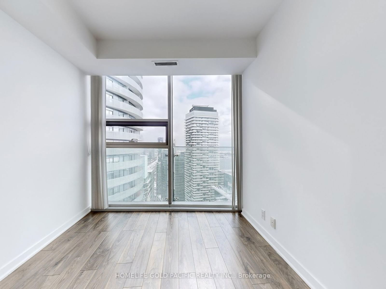 12 York St, unit 5710 for sale