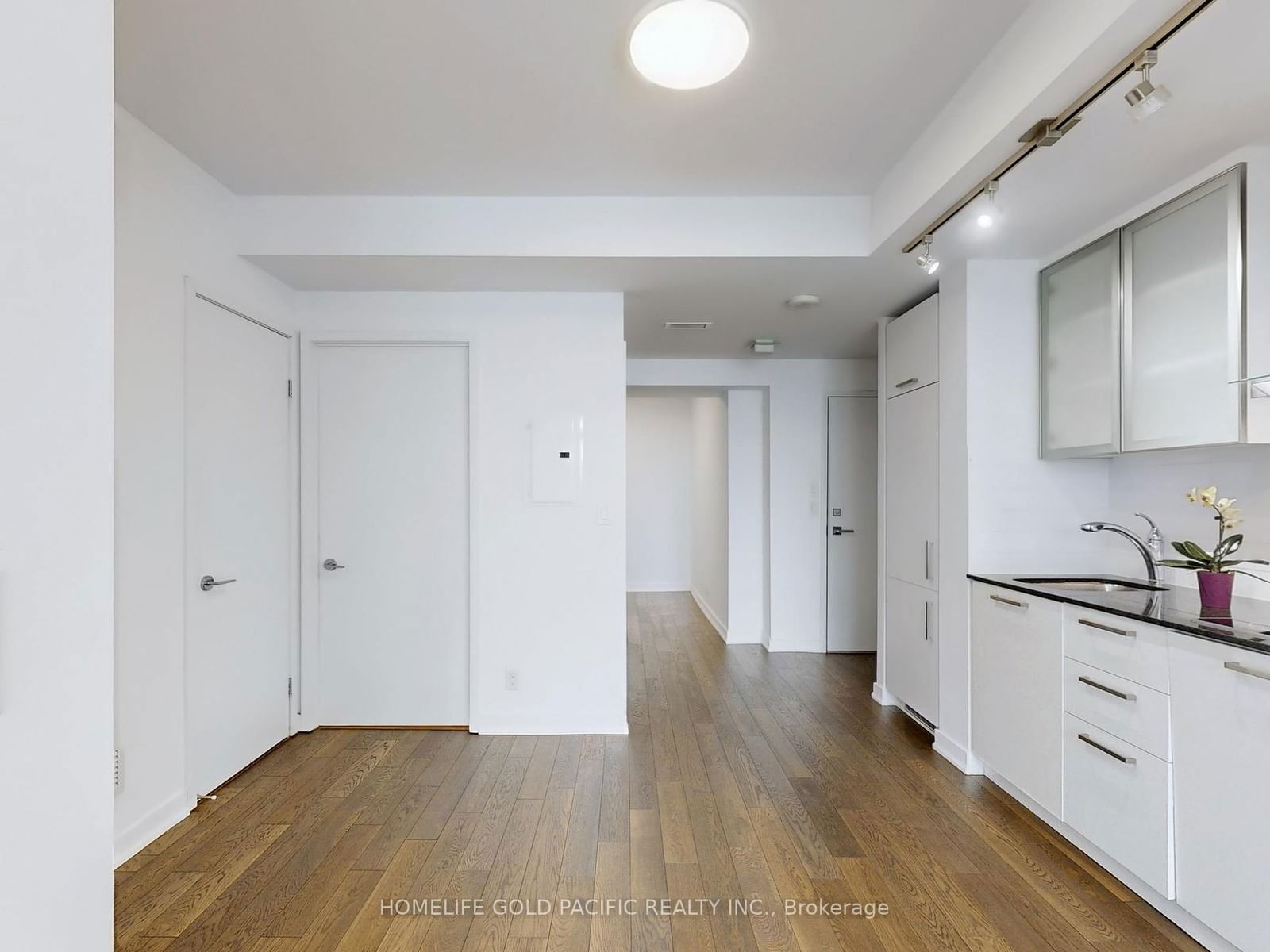 12 York St, unit 5710 for sale