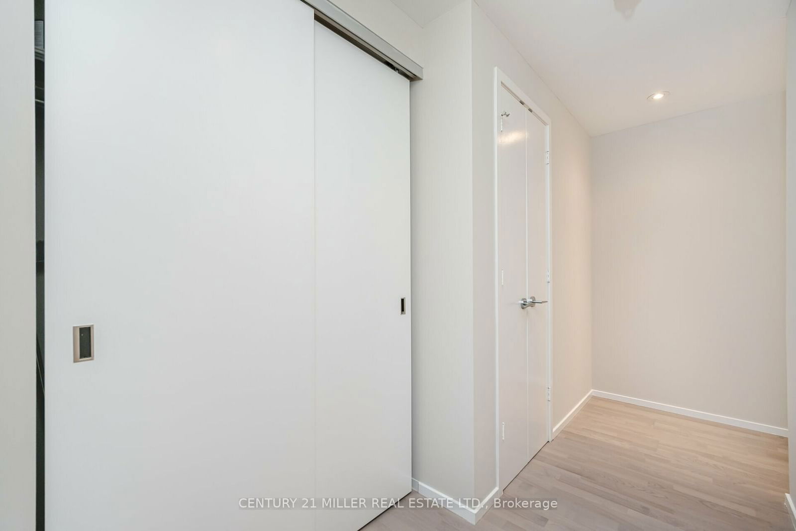 101 Charles St E, unit 1001 for sale